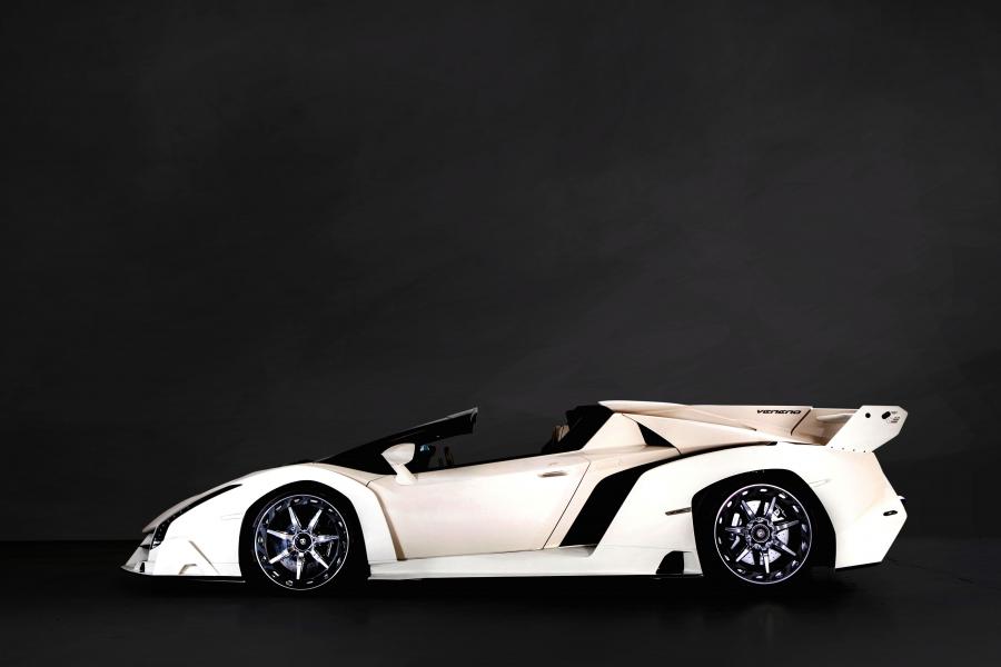  Lamborghini Veneno Roadster 2014 года  (фото 2 из 36)